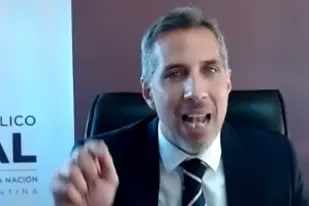 ame2246's tweet photo. Lo bueno del día es que el Fiscal Luciani apeló el fallo de la causa Vialidad, para que Kristina sea condenada por Asociación Ilícita. Espero con ansias que se concrete. https://t.co/HrTcgZ7LxH