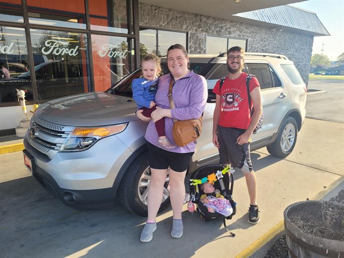 AutoPlazaFordSt's tweet photo. Congratulations Tyler! #PettusFordSteGenevieve #MyNewRide https://t.co/F9cuPo3Spz