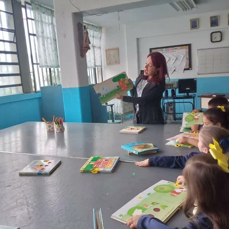 El C.E.I.B Jauregui sección B visitan la biblioteca celebrándose la semana del libro y el idioma # Jauregui #Tachira #24 de abril <a href="/Berzabethg1/">Berzabethgandicaoficial</a> <a href="/_LaAvanzadora/">Yelitze Santaella</a> @MPPEDUCACION <a href="/Crazet2011/">Crazet2011</a> <a href="/CRAJAUREGUI2/">CRAJAUREGUI</a> <a href="/CLIFPJauregui/">CLIFPMV Jáuregui</a> <a href="/CLIFPJauregui/">CLIFPMV Jáuregui</a>
