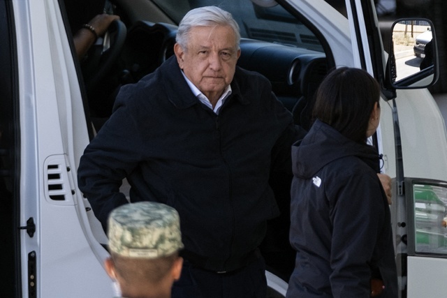 NoSoyBuenaOnda's tweet photo. 🚨Es oficial. AMLO sufrió un evento cardiovascular grave y tiene muerte cerebral. 🚨

@JesusRCuevas vocero de comunicación social de la presidencia, indico en conferencia de prensa que el próximo jueves que se reincorpore a la mañanera nadie va a notar LA DIFERENCIA!

Con información del vocero oficial del Tapanco de Bucareli @ManyCamarena