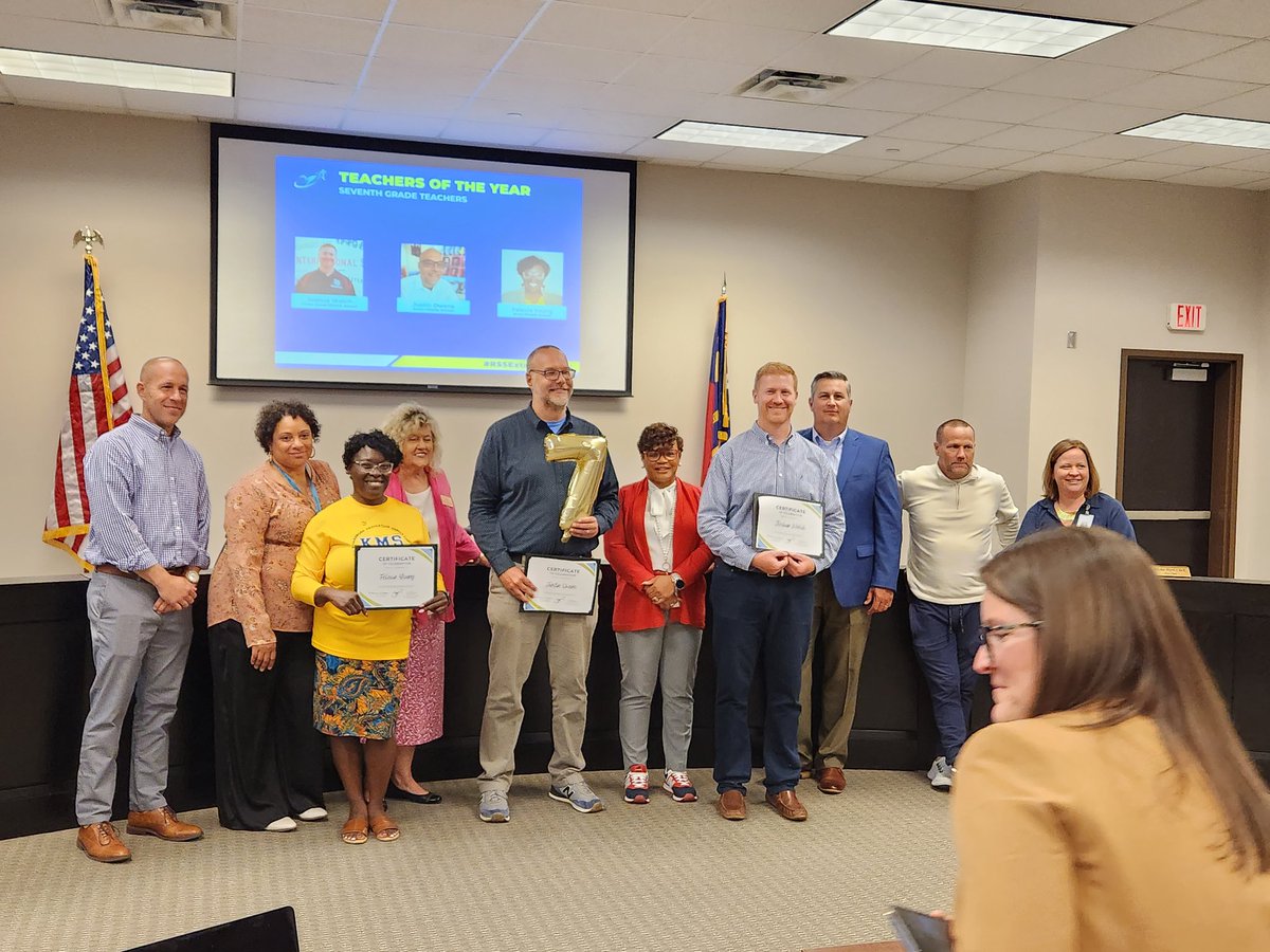 Felicia Young representing Knox for our teacher of the year! @UnicornEducator <a href="/knoxmiddle/">Knox Middle</a>