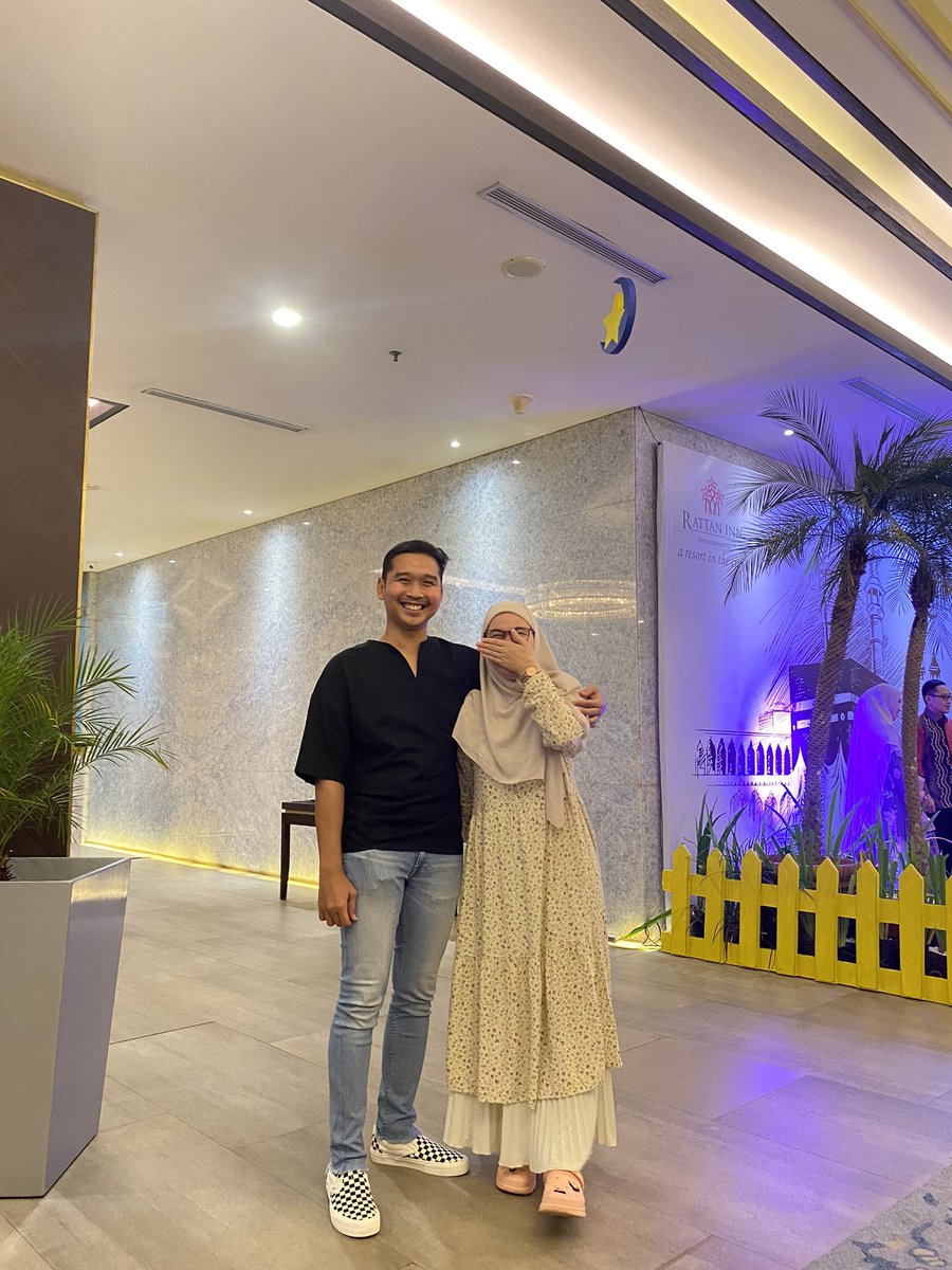 Normaameliaa's tweet photo. You show me new things about myself every day. I never thought I'd meet someone like you, l'm glad that we found each other. I love you. @rizwan_afhany 🤍 https://t.co/lW8c9pHP2U