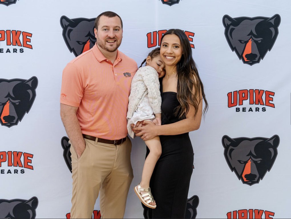 sonabonna's tweet photo. @CoachKellyWells @UPIKEAthletics B really shines in front of the camera 🤪 https://t.co/ZjoNIiordF