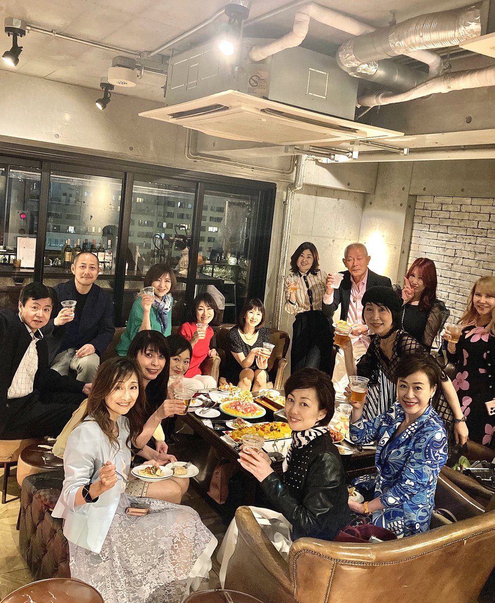 【✨お疲れ様会・Part.２✨】

昨夜も政経セミナーのPartyに来てくれたり、党員になってくれた友人等が私のお疲れ様会をしてくれました💝
多くの友人達からの労いの言葉が、私を強くする✨

#日本維新の会
#神奈川維新の会
#なまい洋子