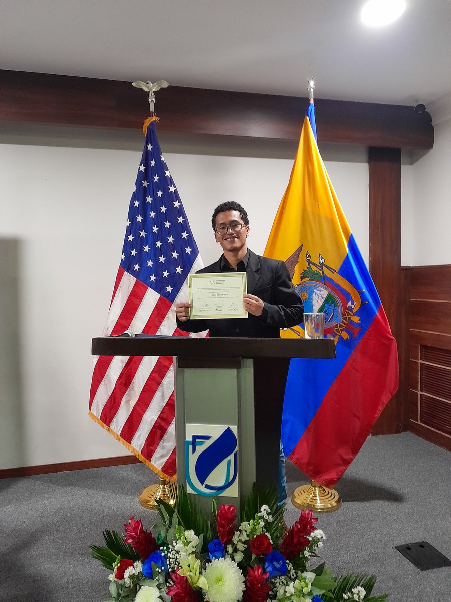 guevarita_96's tweet photo. Primera promoción del programa de Liderazgo Competitivo 2023. 
Gracias a @lidereshub a la Embajada y el Consulado de los Estados Unidos en Ecuador junto a la @uecotec por permitir fortalecer nuestras habilidades y conocimientos como agentes de cambio en la sociedad. https://t.co/KOnxxlwssb