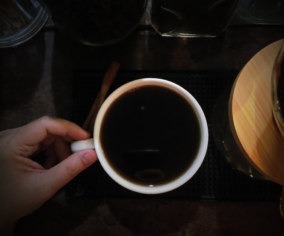 Morning coffee
ต่อให้แต่ละคืนมันผ่านไปยากขนาดไหน
ตอนเช้าเราก็ต้องตื่นมาดื่มกาแฟอยู่ดี
#ตื่นเช้าไปทำงาน