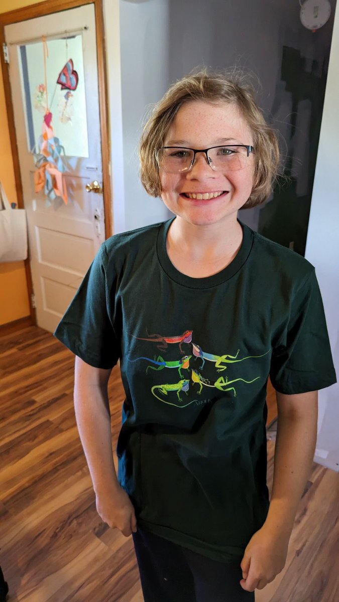 Aven shows off his new #Anolis shirt from code5design.net!