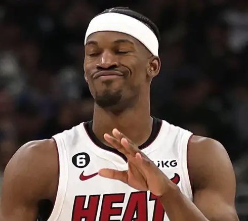 JIMMY BUTLER IN THE 1ST Q:

22 POINTS
90% FG
100% 3P

PLAYOFF JIMMY. 🔥🔥🔥