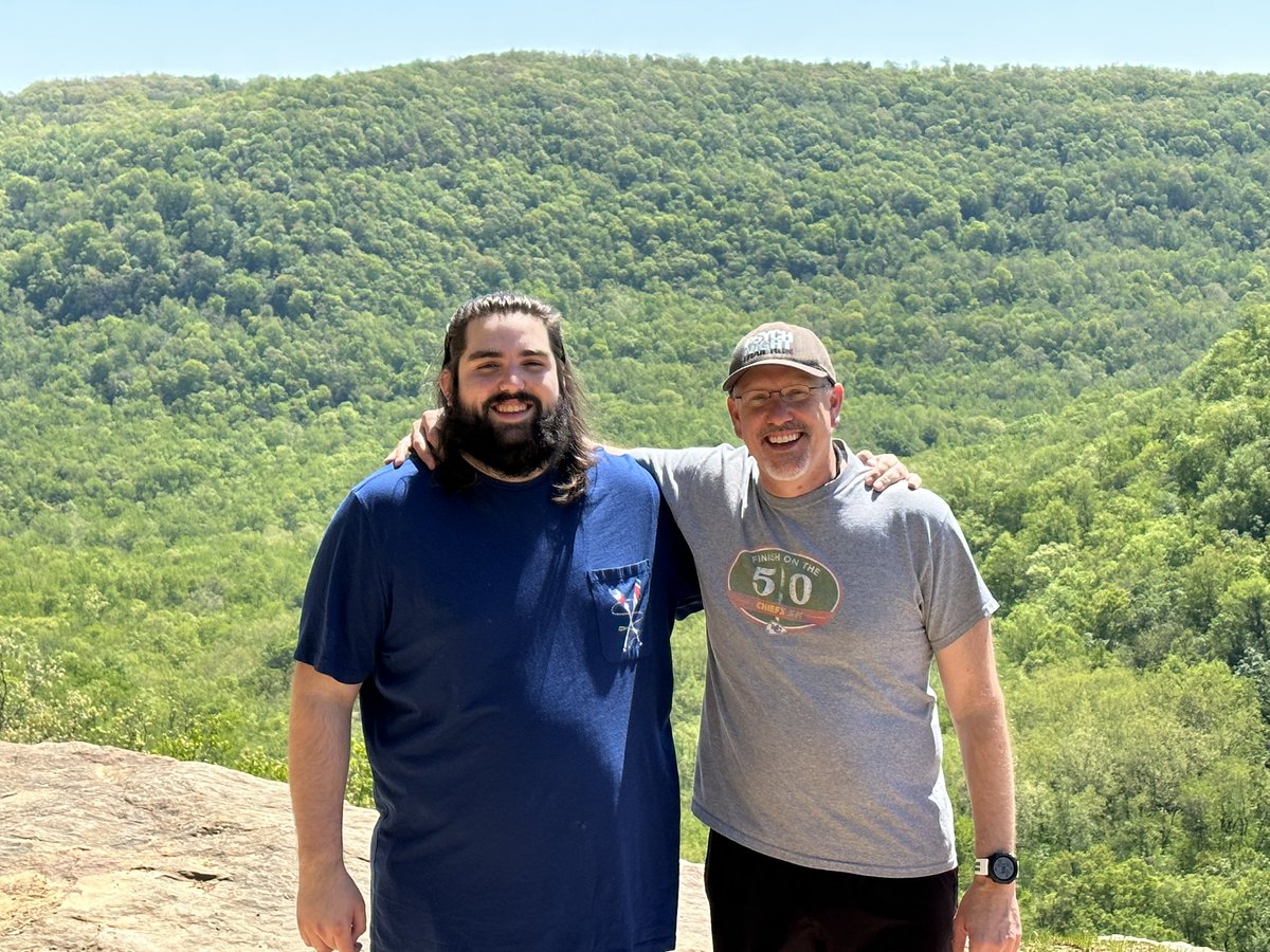 DerekVreeland's tweet photo. Enjoying some time with my son @WesleyVreeland, camping and hiking in Arkansas. Today we hiked to the Hawksbill Crag, also known as Whitaker Point, one of the most photographed spots in Arkansas.
#hike #hiking #hikearkansas #hawksbillcrag #whitakerpoint https://t.co/KcwxrnRaXn
