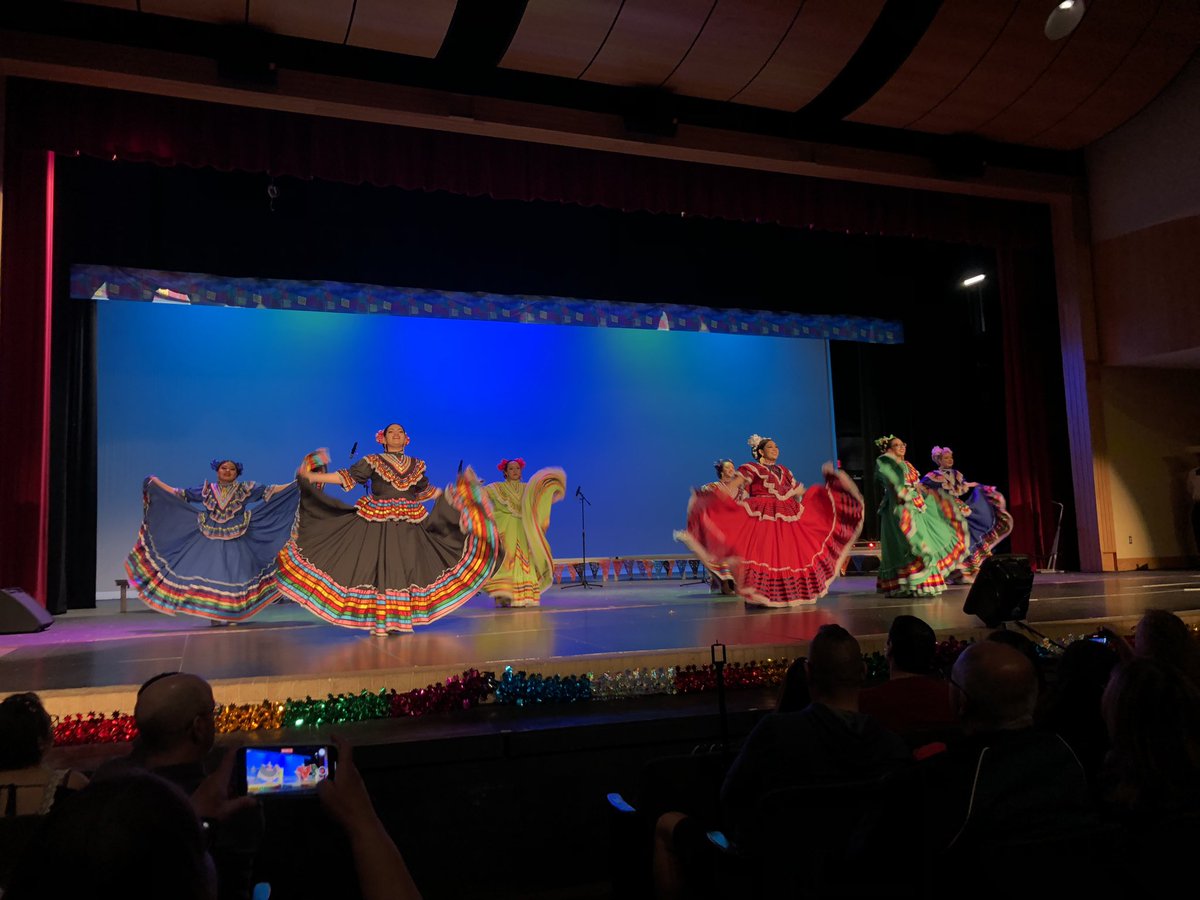 JorgeLSolis's tweet image. #neisdFINEarts puro mariachi juvenil en SA