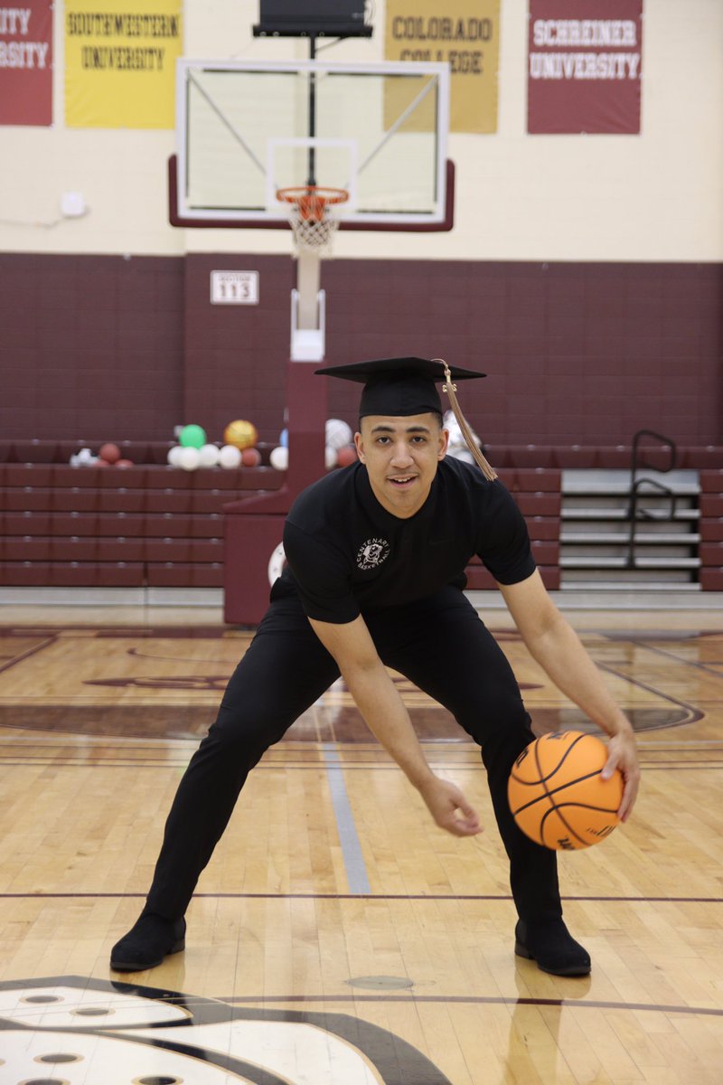 Tevin_98's tweet image. Part 3 coming May 6th🤩👨🏽‍🎓 #masters