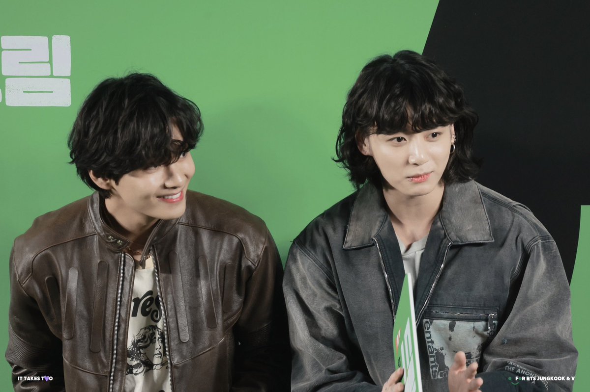 ItTakesTwoKookV's tweet photo. 230424 드림 시사회 🐯🐰

#김태형 #전정국 #국뷔 #Taekook #KookV #Taehyung #Jungkook 
@BTS_twt https://t.co/Obao9fd5NY