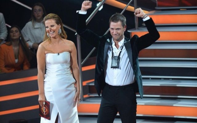 m_martinho94's tweet photo. Faz hoje um ano em que o Bernardo venceu o Big Brother Famosos, e a Bruna teve a oportunidade de entrar no Desafio Final, e teve coragem de entrar novamente. #BBTVI #BBFamosos #brunardo #BBDesafioFinal https://t.co/QLmnjPL5zO