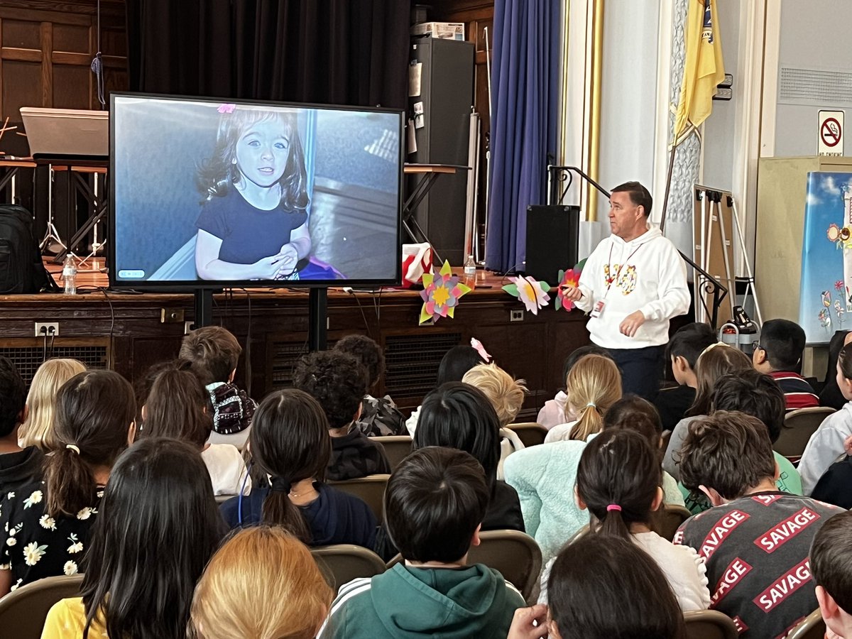 ItzitlD's tweet image. Autism is not contagious, but kindness is. 🧩A Beautiful presentation by our very own @bcalligy #AllKids 💙 #BeKind 💙