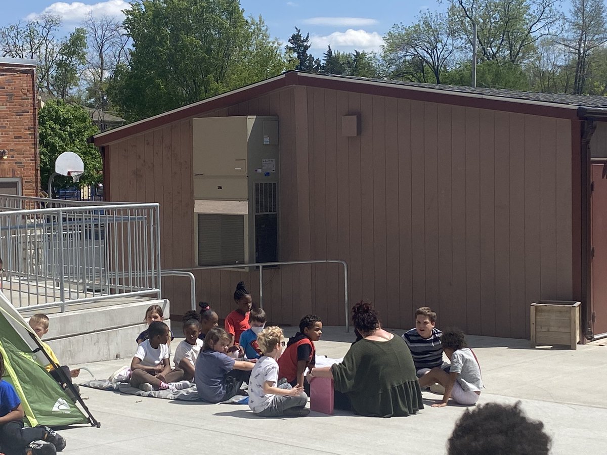 Mrs. Floyd's Class tweet media