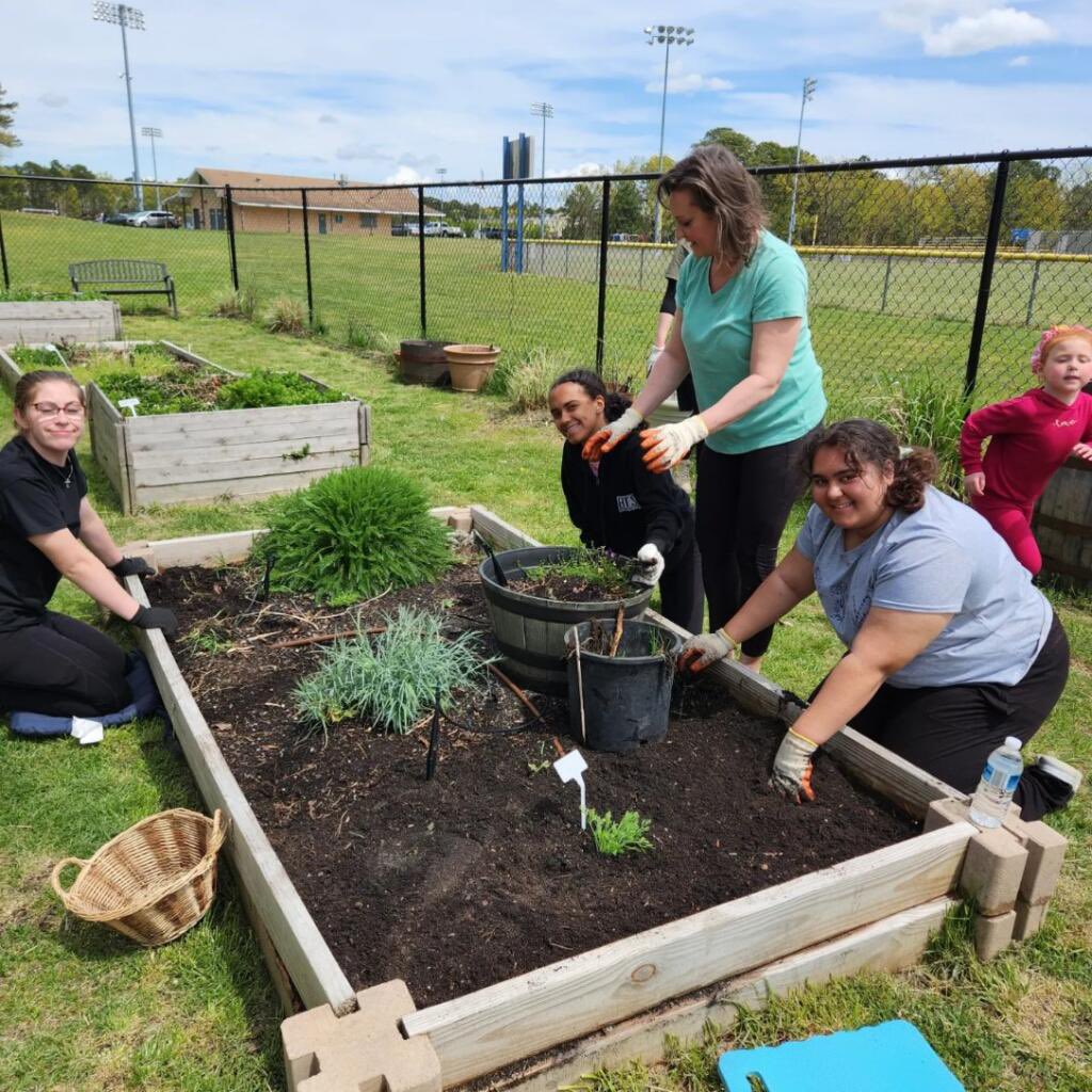 one_county's tweet photo. The garden beds at our Common Grounds community garden are almost ready for planting thanks to the hard work of local Girl Scout Troop 61. https://t.co/VvAoifPsOC