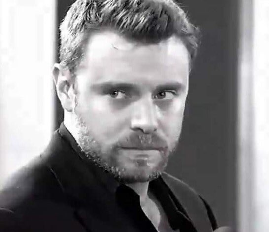 christy041499's tweet photo. It’s Monday and that means the incomparable #BillyMiller 🥰 Billy once said everyone looks good in black & white. I miss his blue eyes but I have to agree❤️#MCM #MCE #BillyMillerRocks #BillyWithKindness #Irreplaceable #OnceInALifetime https://t.co/jjQ6B7VBqd