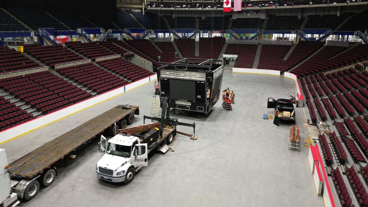 PNE_Playland's tweet photo. Say farewell to the Pacific Coliseum scoreboard👋

This scoreboard has played a big role in many key moments of B.C. sports history and will continue to do so in its new home. The scoreboard is moving to Gibsons, where it will preside over the Sunshine Coast junior hockey games🏒 https://t.co/zR8AbEKIz2