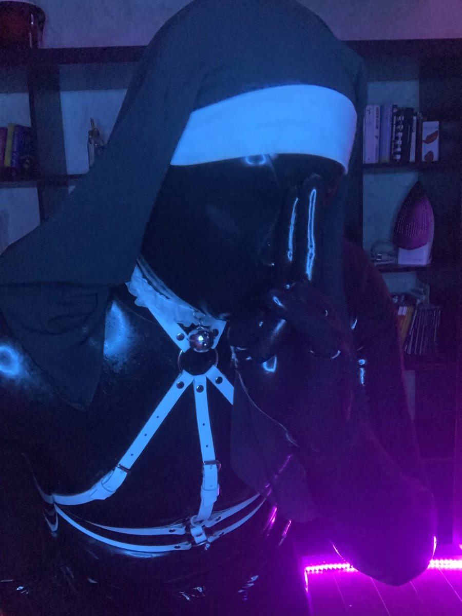 StarrrHerr's tweet photo. Lets pray together 🖤
#latex https://t.co/rPfvjIXgX1