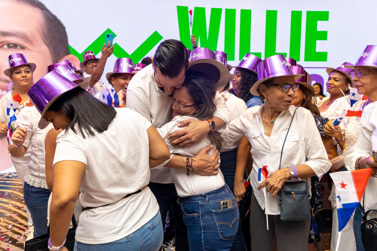 WillieBermudezR's tweet photo. Gracias de todo corazón mi gente. Vamos por esa Alcaldía, por ese modelo de ciudad sostenible que merecemos. 

Estamos listos para llevar el trabajo que hemos realizado a los 26 corregimientos de Panamá. 
 
Quiero sentirme 26 veces orgulloso.

#ElCambioPaLaCity https://t.co/LxDriEq0MS