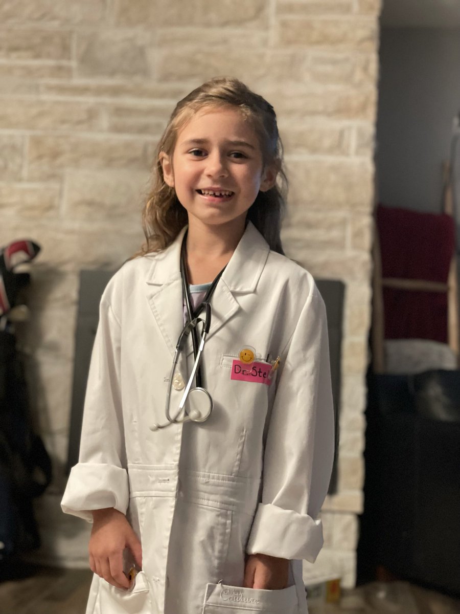 BaikoDave's tweet photo. This little girl has my heart! #shelookslikeacardiologist https://t.co/g1SYpYLepk