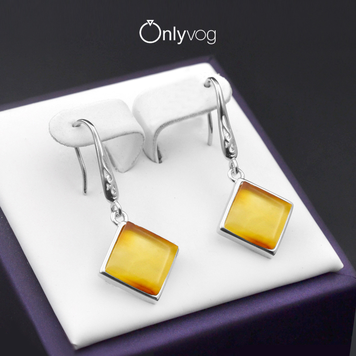 Our new chunkier pieces create a striking look! #silverjewelry #jewelrymanufacturer #earrings