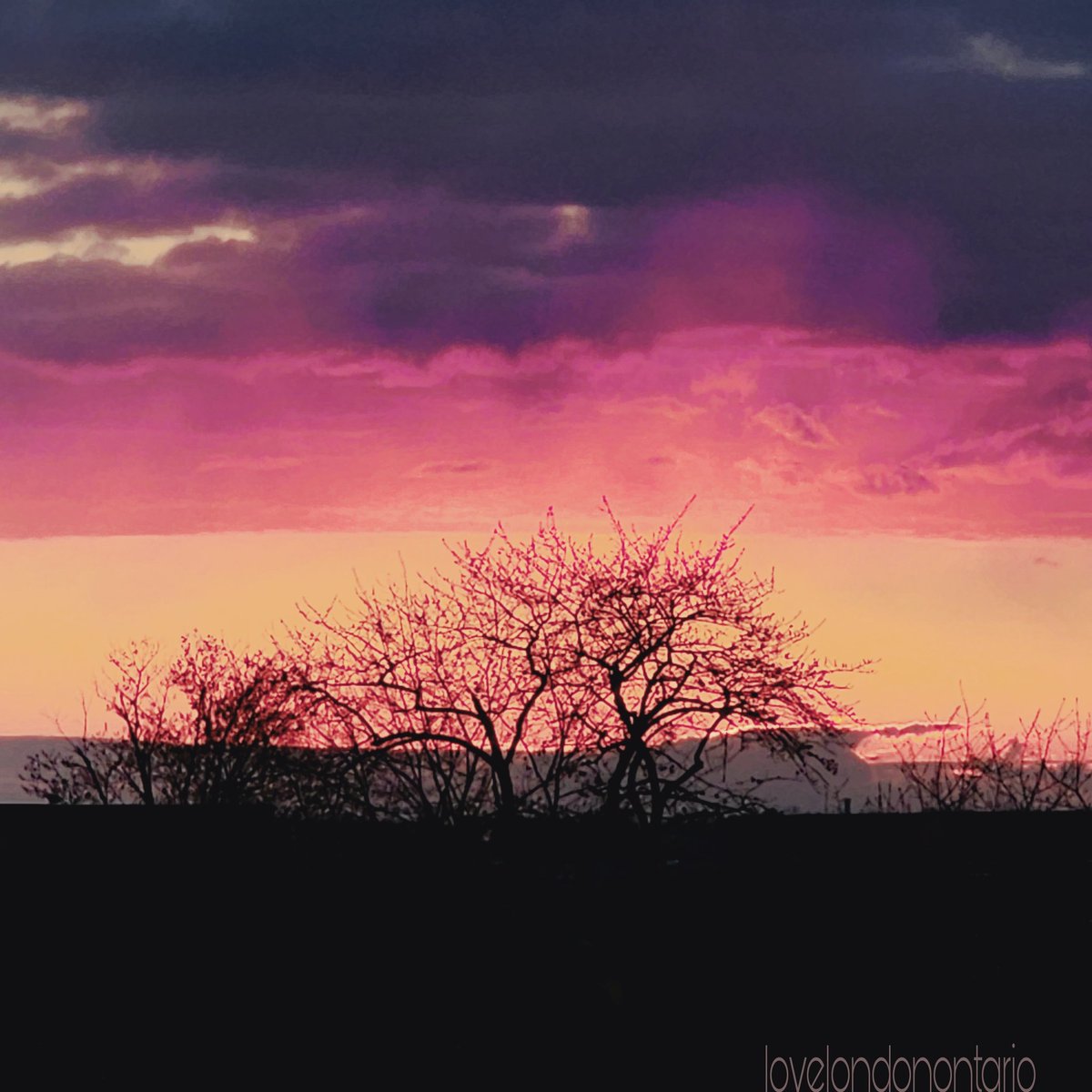ontario_love's tweet image. The sky was beautiful tonight. 

#ldnont #sunset #pinksky #lovelondonontario #Downtown #getdtl