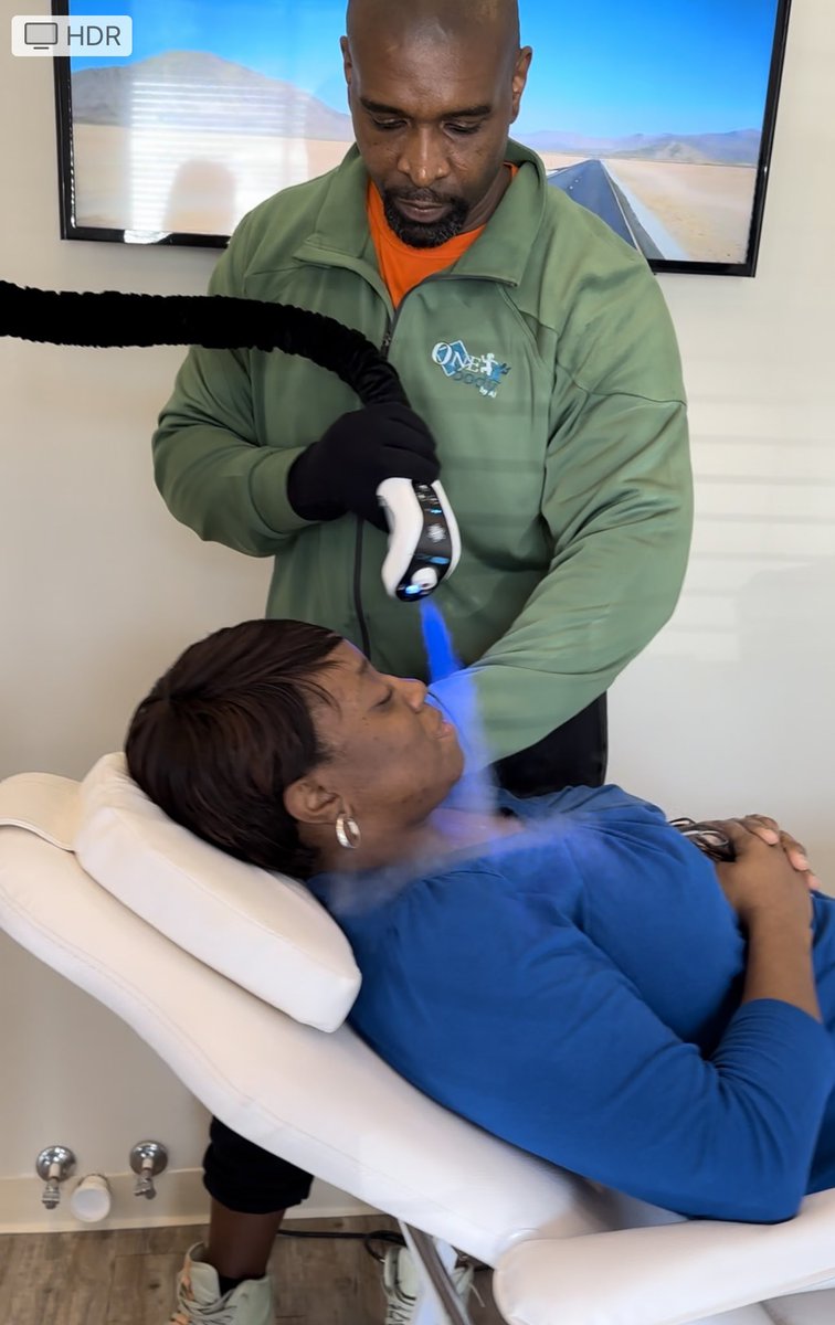AJOneBody's tweet photo. Thanks Dee Cee White for allowing One Body Recovery to do a Spot Treatment on your face, scalp &amp; neck💨❄️❄️❄️
@sigmagammarho 
One Body Recovery 
2686 West Oxford Loop STE 124

#onebodybyaj #oxfordms #onebodybyajrecoverycenter #health #recovery #cryotherapy #cryoscience https://t.co/qUPCs7Wrwu
