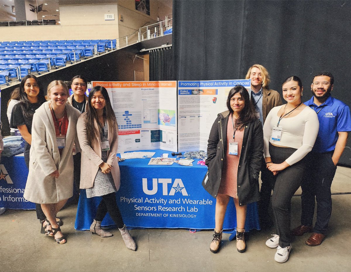 yueliao's tweet photo. Thanks to the @ThePAWSLab students who set up our table today at the @utarlington @utaresearch Celebration of Research and Innovation Day, and the visitors/supporters/collaborators who stopped by our table! What a great event! Let's do it every year! @tbkindratt @ChuehLung 🤗 https://t.co/zVgroBSNX4