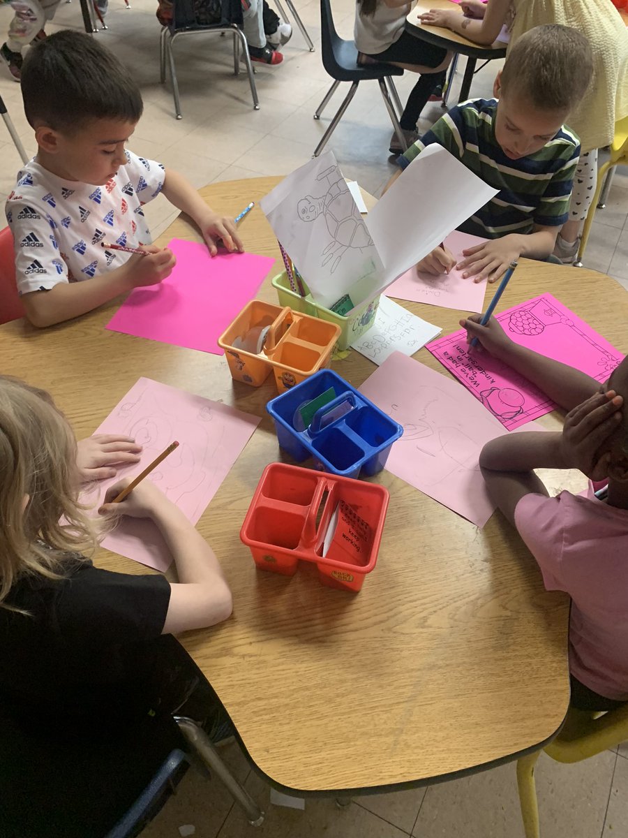 HydeKindergart1's tweet photo. Today was X day…X-change autographs. Now we can have our friend’s autographs forever. #GoWarriors #MakeADidference @HydeElem @HydePrincipal https://t.co/yeXZLTozO3