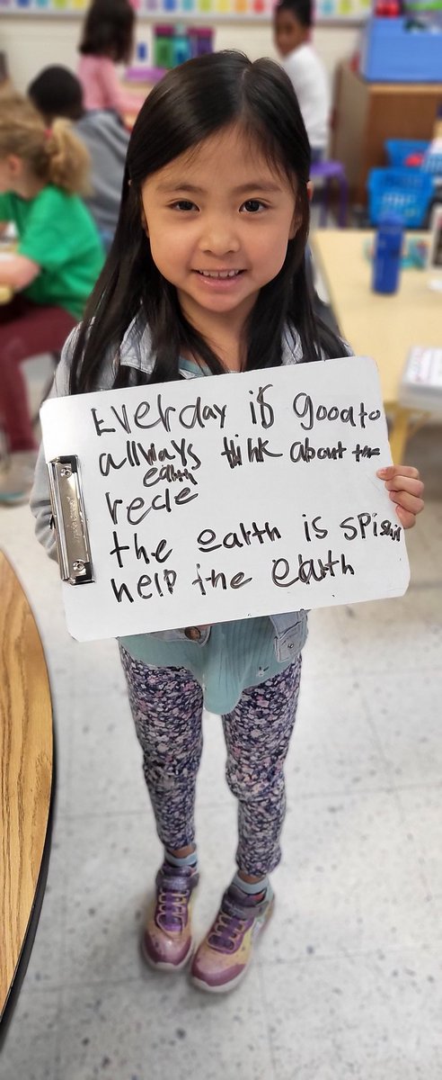 In celebration of #EarthDay2023 we wrote acroatic poems about the earth. No paper wasted! We used white boards for most of our activities today. 🌎 ❤️

#ashlandsoar #EveryDayEarthDay