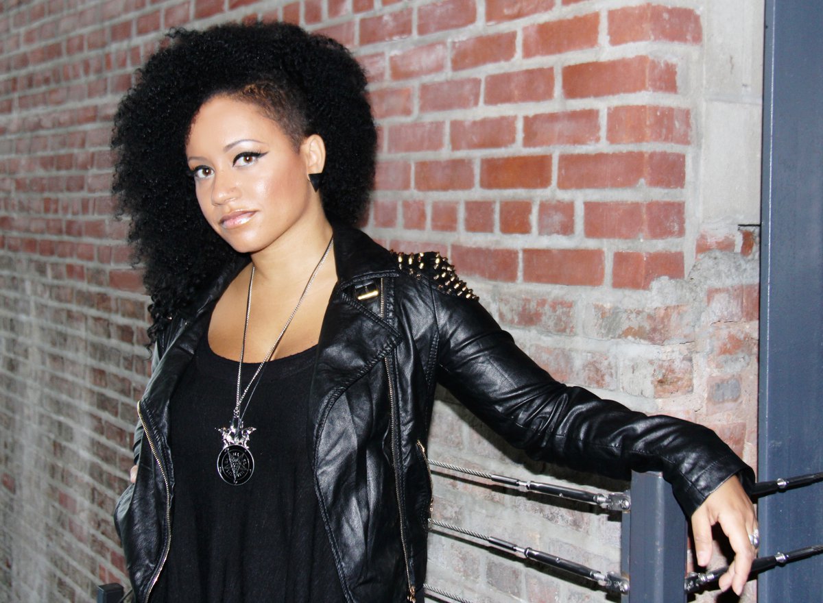 Hickman_Author's tweet image. Reap the Light&apos;s next and most dynamic collaboration is coming up. We are working with the amazing Militia Vox on the next song from The Seven Deadly Sins! Stay tuned. #femalefronted #newmusic #metalmusic