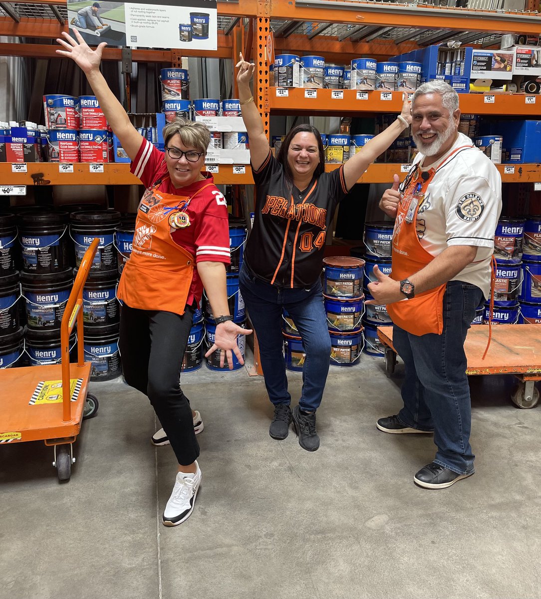 LydiaveliaLydia's tweet photo. FRONT SPIRIT WEEK!
Let’s go!!
#pacsouth
#pacsouthwerock
#1704smallbutmighty
#1704ohanaindahouse! https://t.co/viNSzpL0GA
