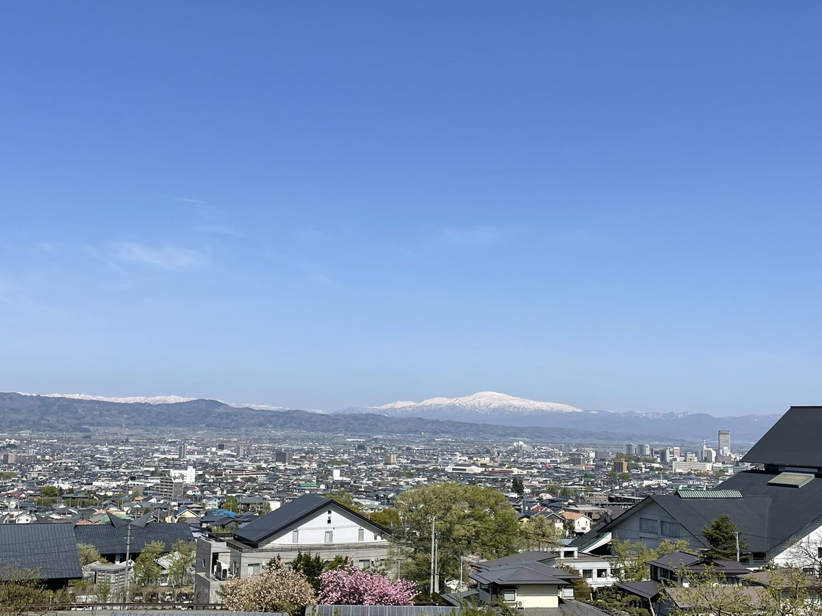kirakuda_2017's tweet photo. 4/25（火）おはようございます。
朝は冷えますね。寒暖差が激しいです！
鍼灸治療で元気にGWを迎えましょう！
20時まで受付（予約優先） https://t.co/TugkAPqq8i