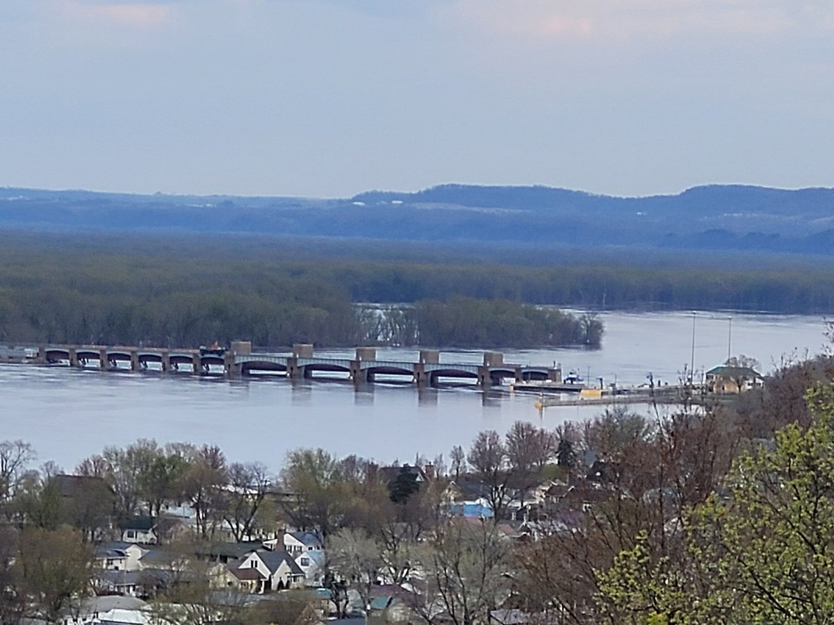 StPaulUSACE's tweet photo. NEWS: We closed several #MississippiRiver locks and dams to navigation traffic this past weekend, and anticipate more closures. Lower St. Anthony Falls, 1, 3, 4, 5, 5A, 6, and 8 are closed.
More: https://t.co/gz70HS7p1d
@MVD_USACE
#BuildingStrong
#USACEMVD
#SpringFlood2023 https://t.co/TKau0RkVd3