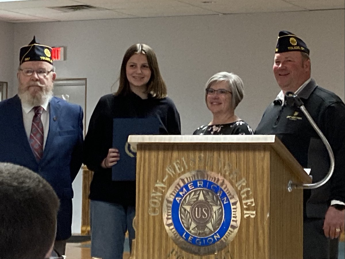 Whitmer_SS's tweet photo. Congrats Jasteen and Anna for being the top-scoring 11th graders on the Americanism test! Thank you to Conn Weissenberger Post 587 for honoring our students tonight. https://t.co/OK1yQnUHU0