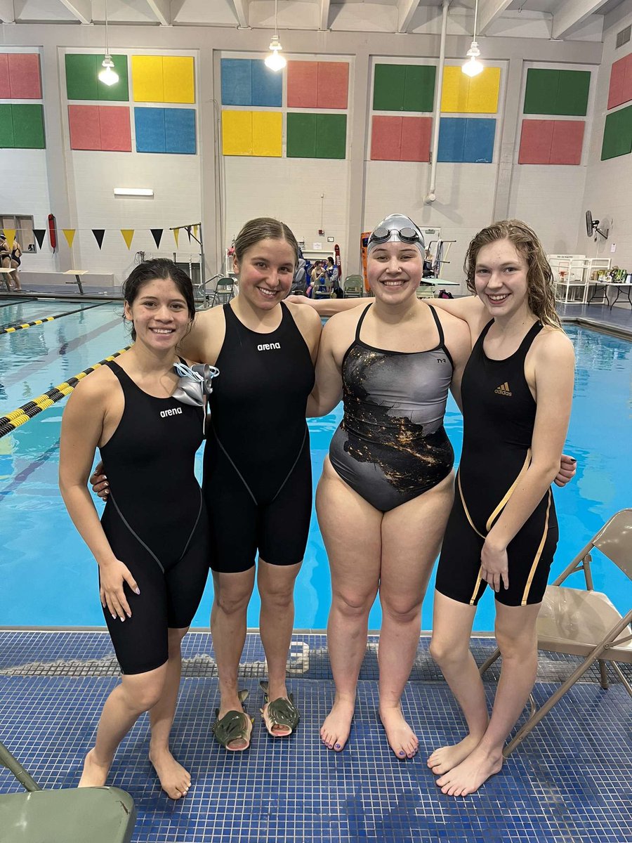 Holcomb Girls Swim Team tweet media