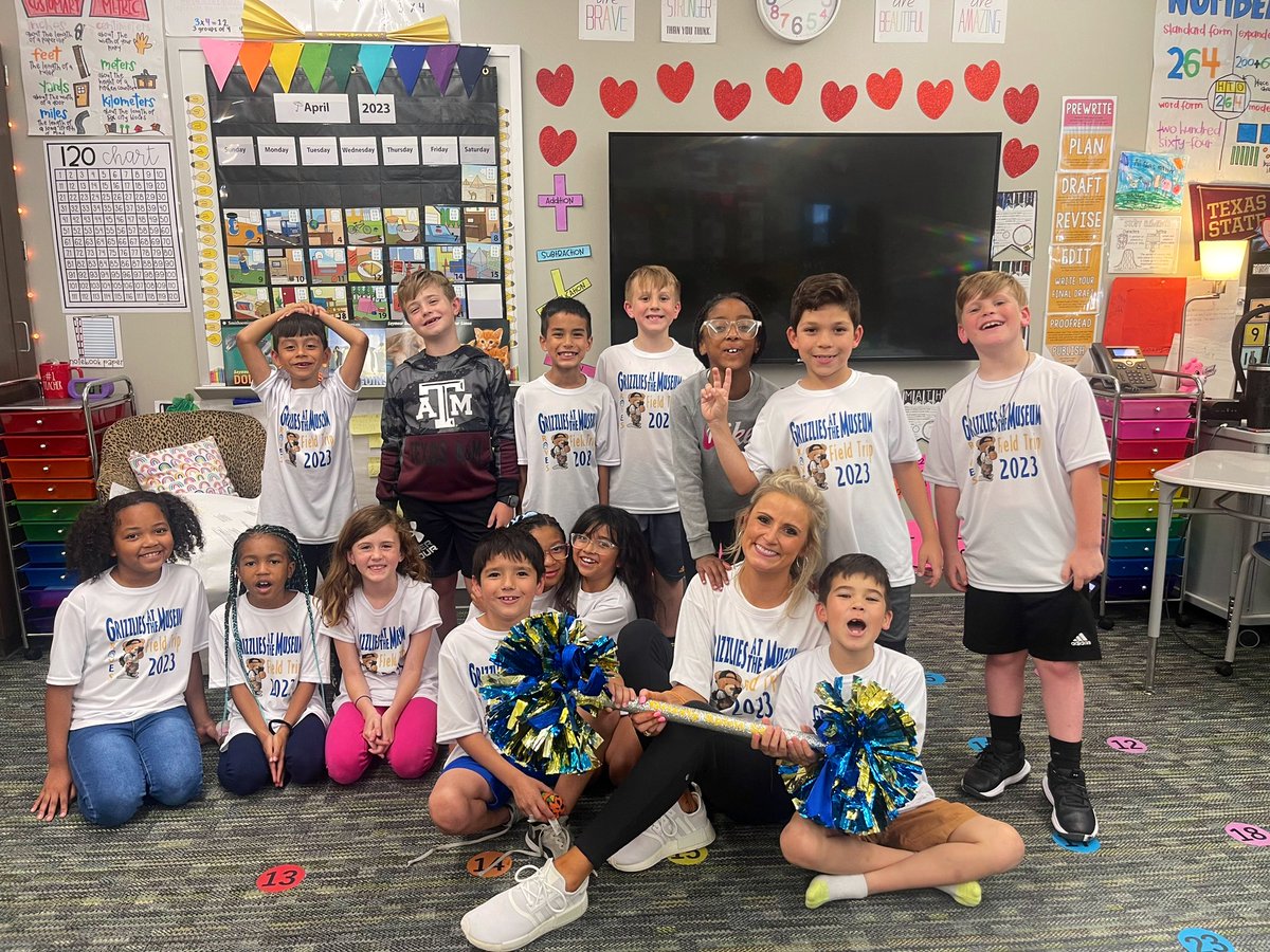 klindsey87's tweet photo. no “life or death” accident can prevent me from all these glowing, smiling faces! our 2nd grade field trip was a success thanks to all of them and my parents!

thank you all for the love and prayers sent my way throughout my recovery 🤍💛💙 

@HumbleISD @HumbleISD_GE https://t.co/3LtVBoSZWT