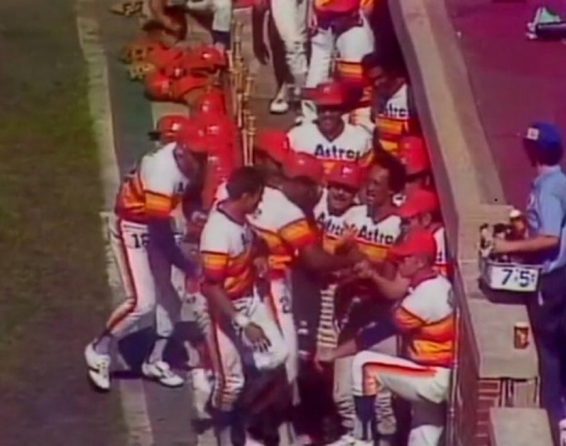 Super70sSports's tweet image. Wrigley Field + those Astros uniforms + 75-cent beer = American exceptionalism