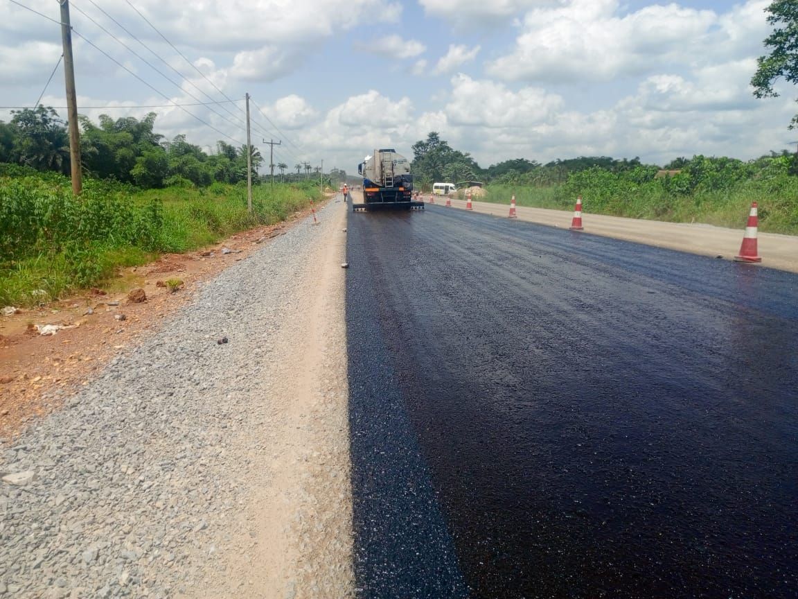 date_africa's tweet photo. 📷Ghana : Reconstruction of Nkwanta to Tarkwa road in progress.
#utdaghana #utdainfo #utdaNkwanta #utdatarkwa #utdainfo
Pictures- S. E. A-Mensah https://t.co/1RhXlOKz4m