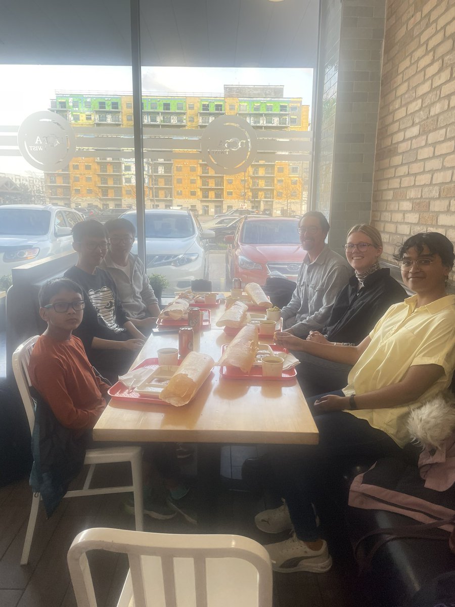 nanditabasu2's tweet image. We escaped and got to eat dosas as a prize. #basulab @tylerbhampton @WeiZhiWater