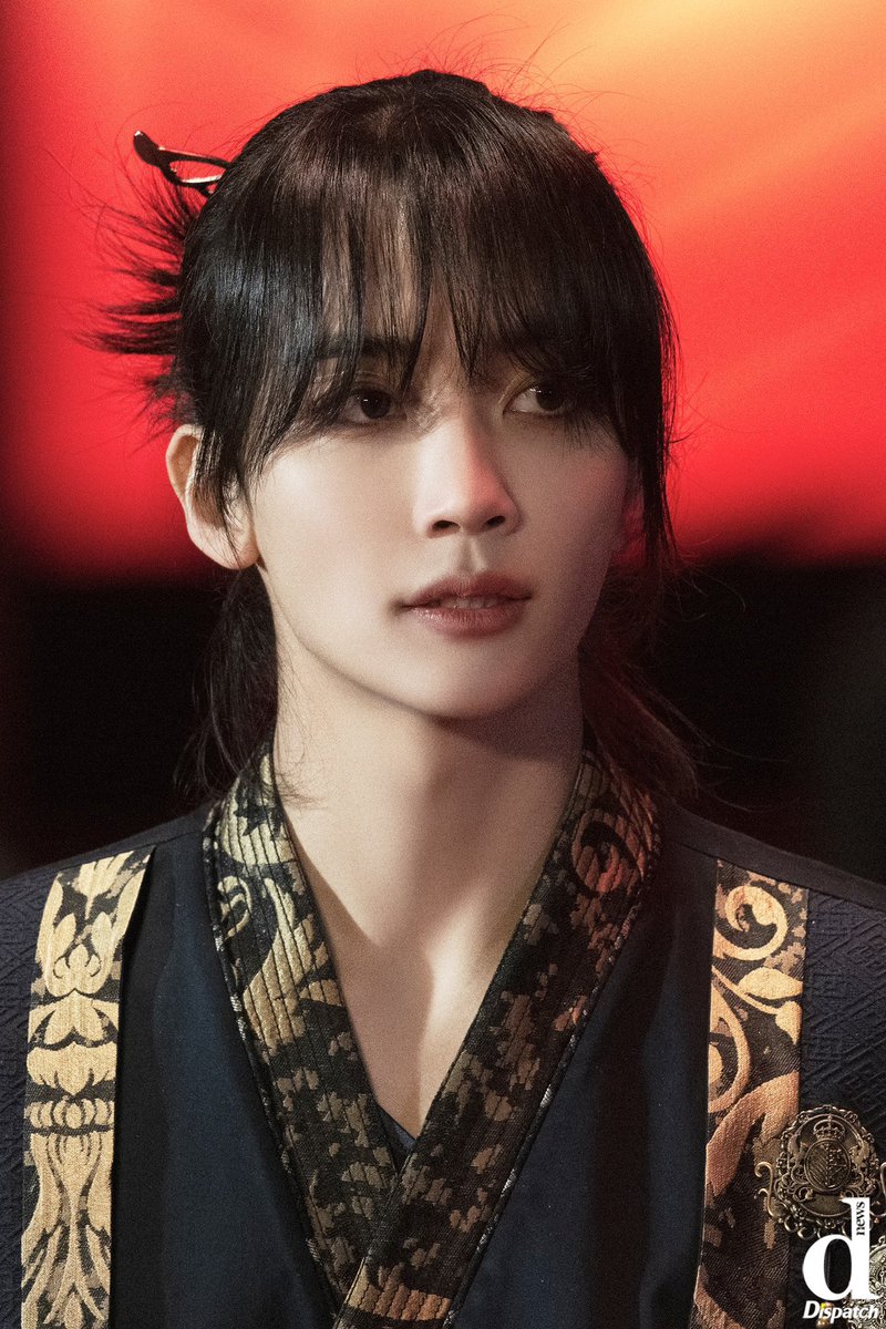 super jeonghan's iconic look 🖤 #정한