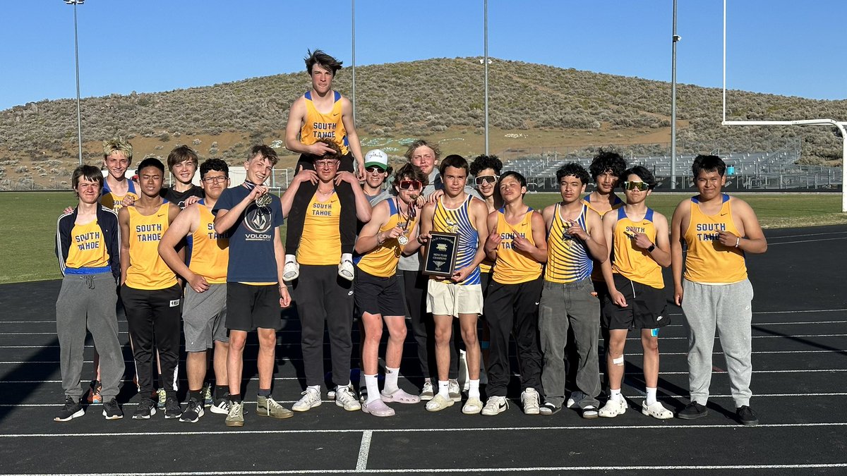 RobCannyIII's tweet photo. Awesome day on the track! Boys won 3A JV Championship!!! The girls finished in 3rd place scoring 95 points with only 5 girls competing!! #southtahoevikings #laketahoe https://t.co/k4bNjmbuDj
