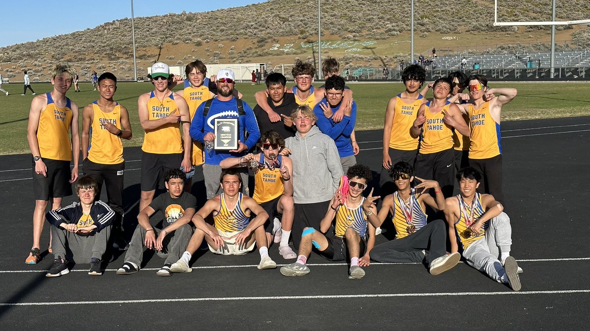RobCannyIII's tweet photo. Awesome day on the track! Boys won 3A JV Championship!!! The girls finished in 3rd place scoring 95 points with only 5 girls competing!! #southtahoevikings #laketahoe https://t.co/k4bNjmbuDj