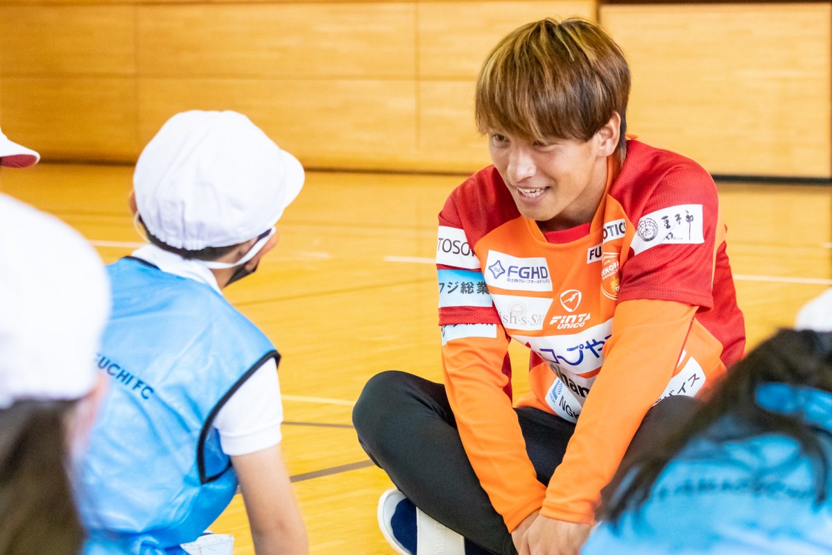 renofayamaguchi's tweet photo. 4/24(月)「夢の教室」 プロジェクト Presented by 獺祭　野寄和哉選手が上関町 上関小学校を訪問！

https://t.co/ifiNlYpnSW

#renofa #レノファ https://t.co/ryE63p6UMS