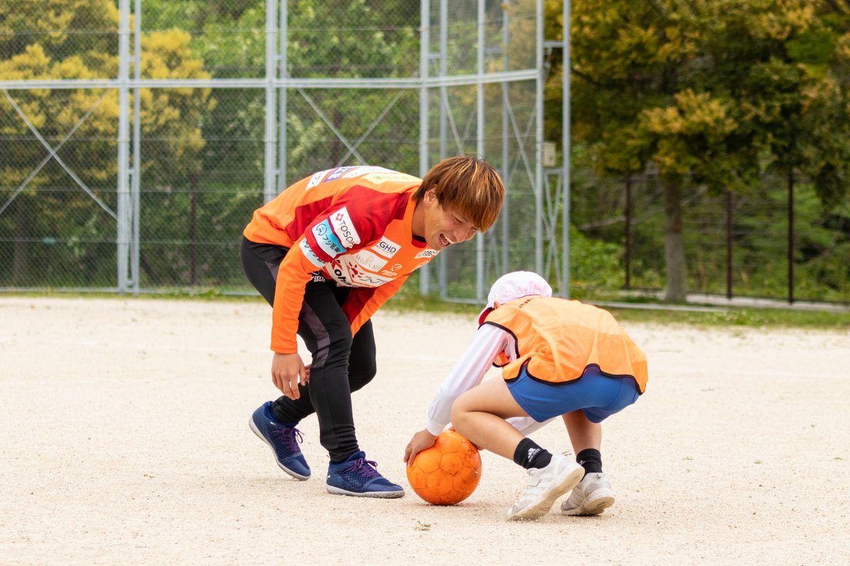 renofayamaguchi's tweet photo. 4/24(月)「夢の教室」 プロジェクト Presented by 獺祭　野寄和哉選手が上関町 上関小学校を訪問！

https://t.co/ifiNlYpnSW

#renofa #レノファ https://t.co/ryE63p6UMS