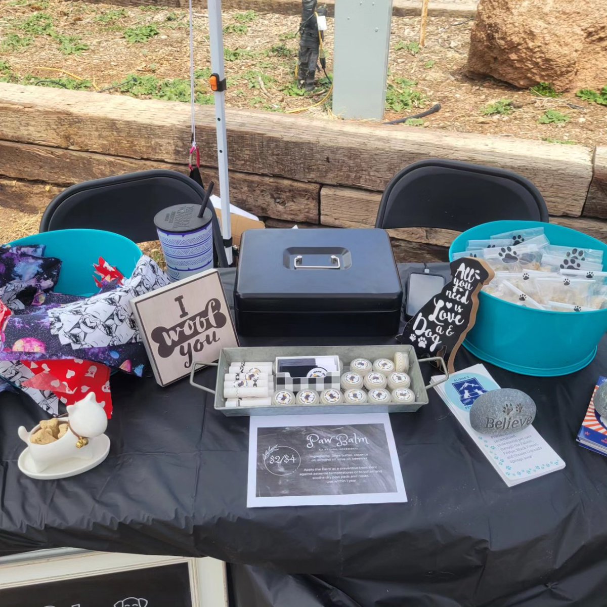groomergirl92's tweet photo. Had a great time today setting up at Pikes Peak RV Park in Manitou Springs, CO! Met lots of new furry friends 🥰 #thebarkside #coloradosprings #manitousprings #petgroomer #nailtrim #dogsoftwitter https://t.co/YKgLjkHMlT