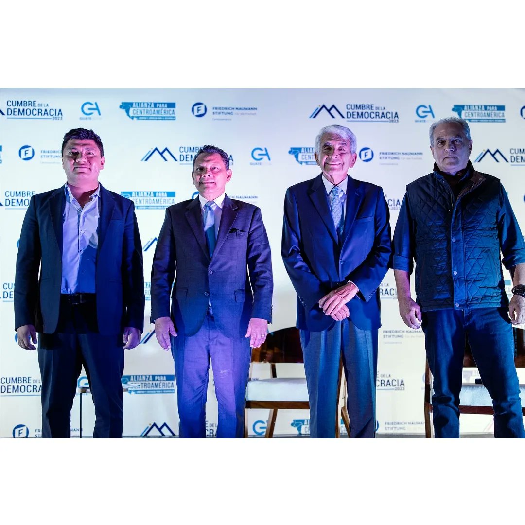 GuateActiva's tweet photo. Durante el foro se discutieron los planes de acción de los participantes, de acuerdo a las prioridades para el desarrollo identificadas durante los diálogos de @EscuchemosGt .

-Educación
-Seguridad 
-Empleo
-Infraestructura https://t.co/0vHlv5EWCO