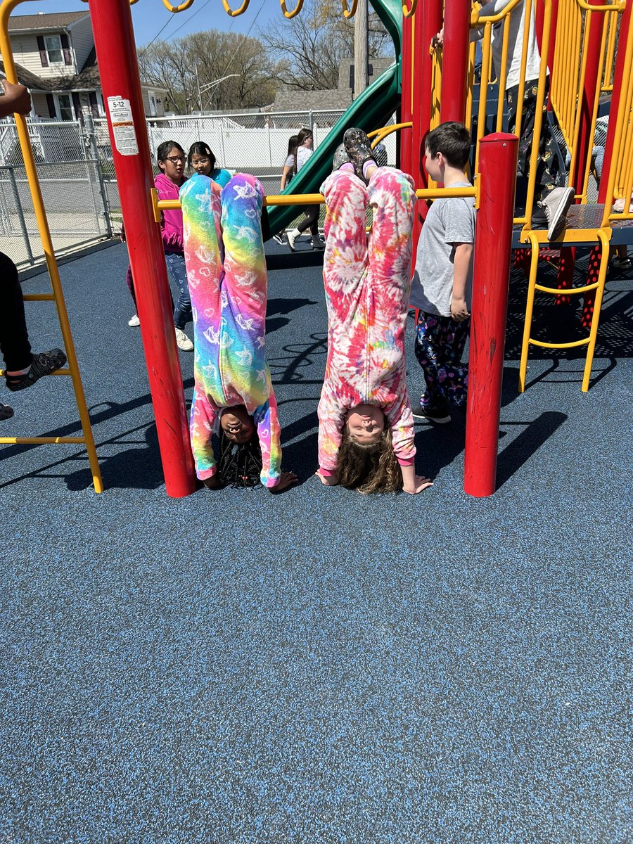 m_taylor419's tweet photo. Spirit week fun ❣️ https://t.co/SlCcK9HIjk