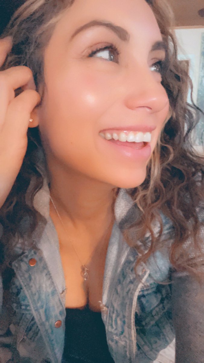 Alessa_Katt's tweet photo. Be Happy today, on purpose 🫶 https://t.co/vVDbX6i0TF
